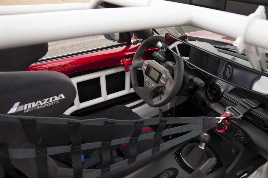  Mazda MX-5 Miata Cup Race Car Concept 2014 года  (фото 16 из 28)